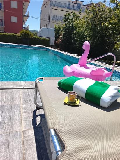 Apartment Lazy Dayz Pool