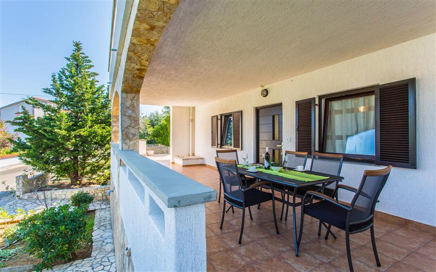 Apartment A2, for 5 persons