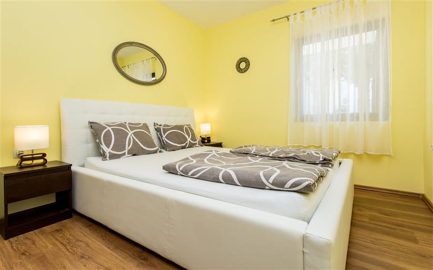Apartment A2, for 5 persons