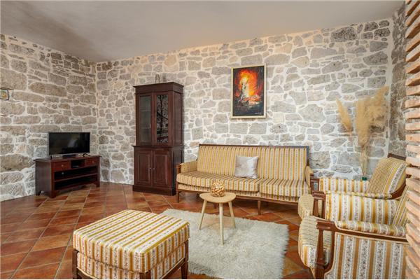House K1, for 10 persons