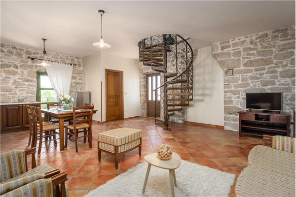 House K1, for 10 persons