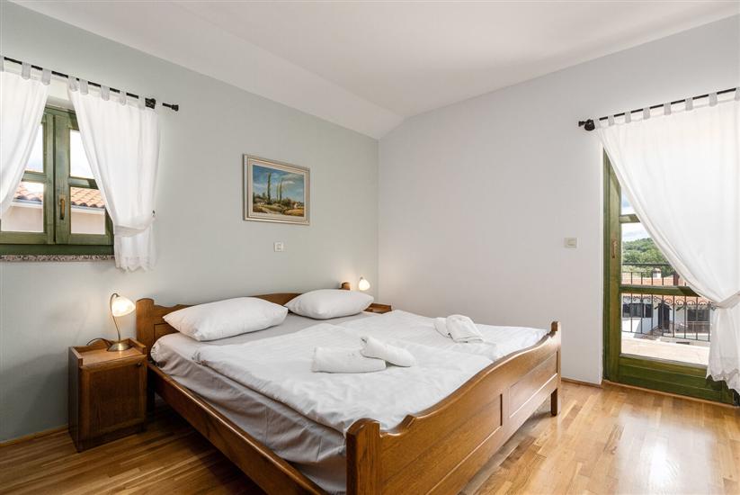 House K1, for 10 persons