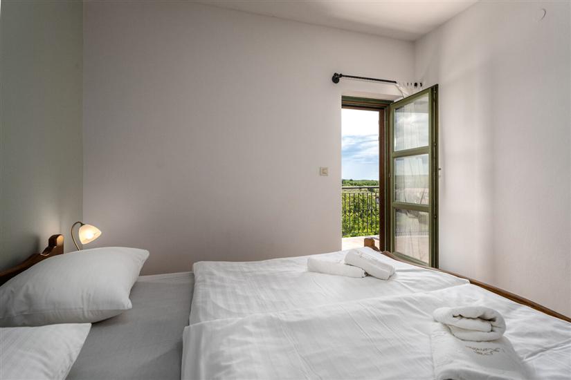 House K1, for 10 persons