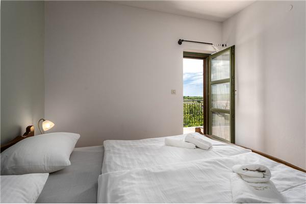 House K1, for 10 persons