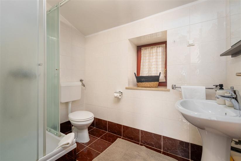 House K1, for 10 persons