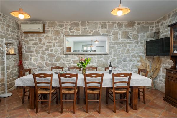House K1, for 10 persons