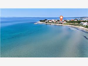 Apartments Vala Batalaza Privlaka (Zadar), Size 60.00 m2, Airline distance to the sea 10 m, Airline distance to town centre 500 m