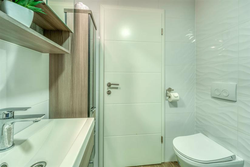 Apartment A1, for 5 persons