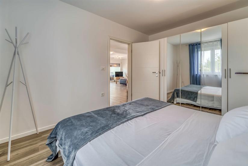 Apartment A1, for 5 persons