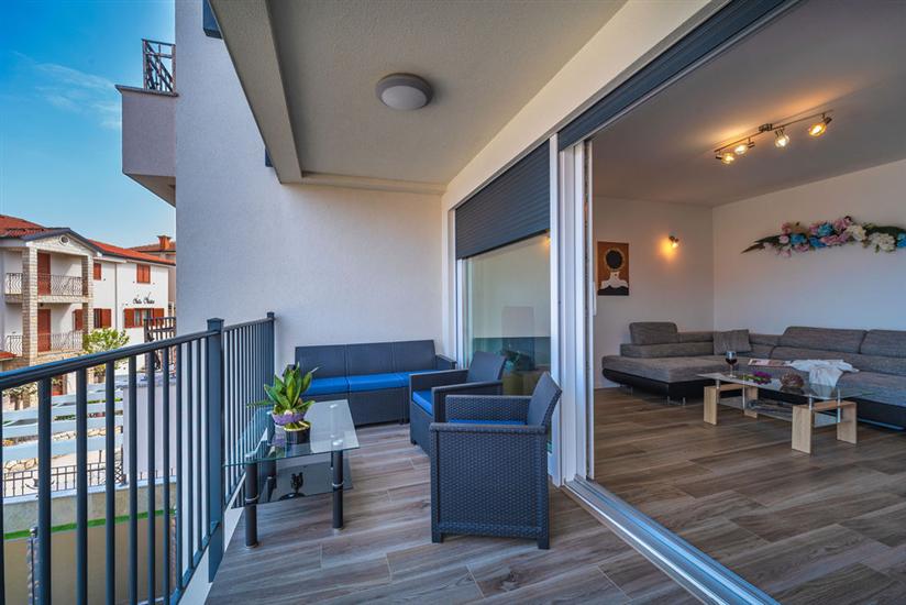 Apartment A1, for 5 persons