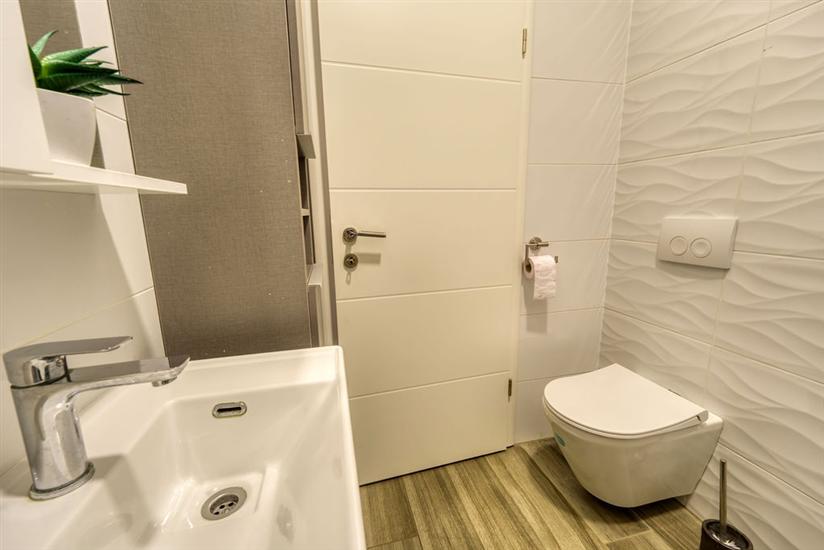 Apartment A2, for 5 persons