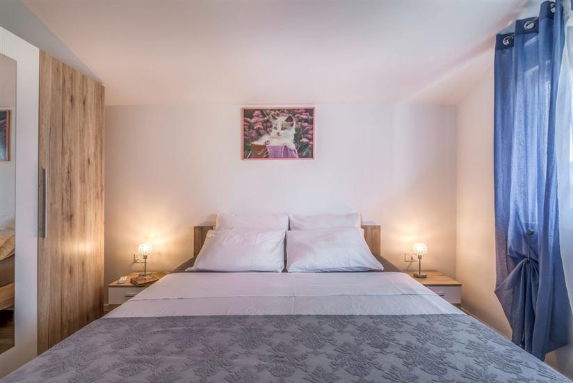 Apartment A2, for 5 persons