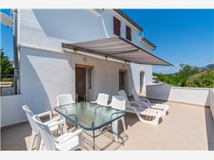 House Toni Banjol - island Rab, Size 200.00 m2, Airline distance to the sea 250 m