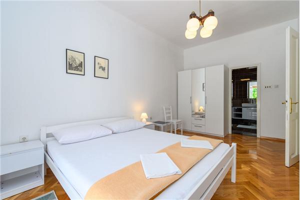 House K1, for 8 persons