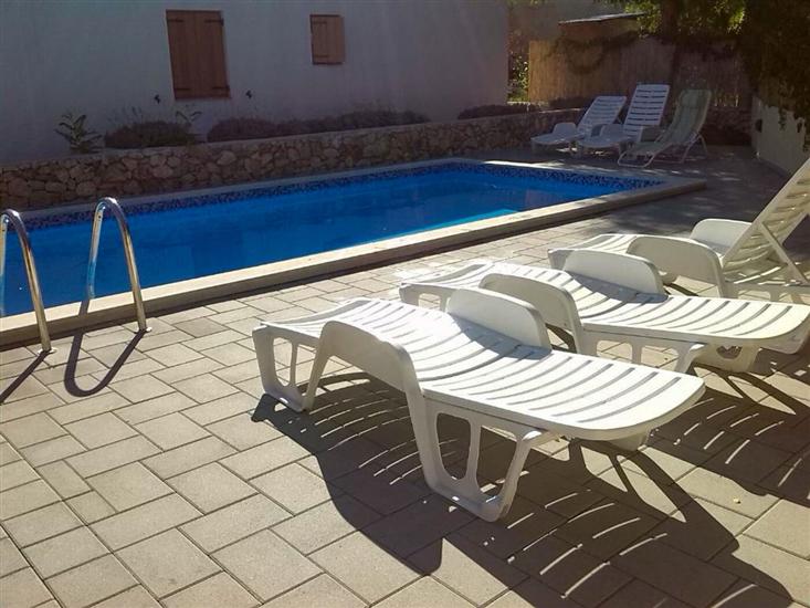 Apartments Laura and Romano with pool