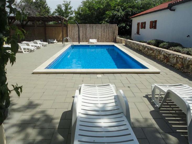 Apartments Laura and Romano with pool