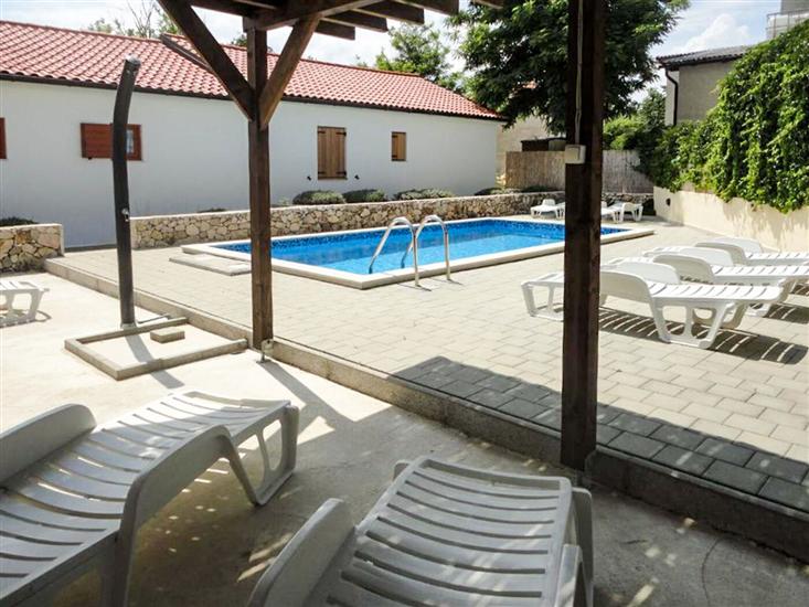 Apartments Laura and Romano with pool