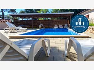 Apartments Laura and Romano with pool Slatina - island Vir, Size 50.00 m2, Accommodation with pool