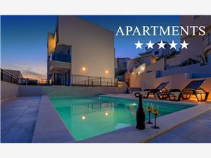 Apartmaji Penthouse Lux Rogoznica, Kvadratura 51,00 m2, Namestitev z bazenom, Oddaljenost od centra 500 m