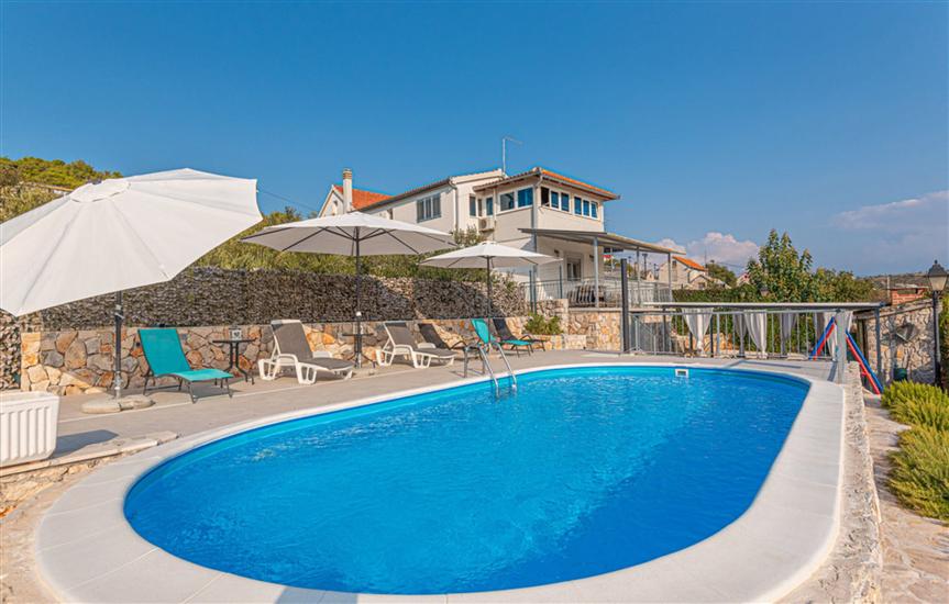 House Veronika