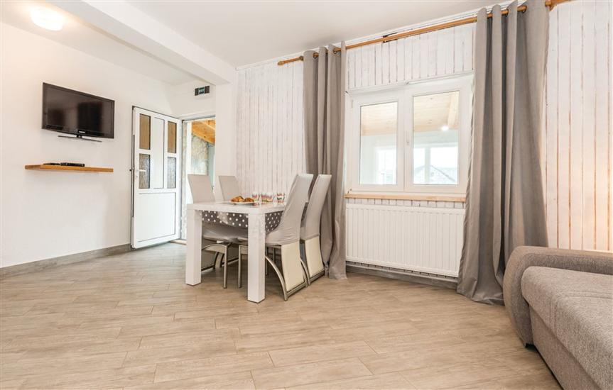 House K1, for 8 persons