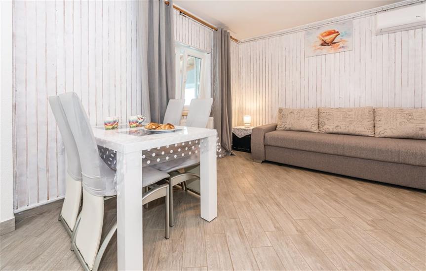 House K1, for 8 persons