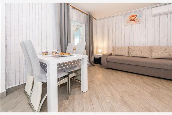 House K1, for 8 persons