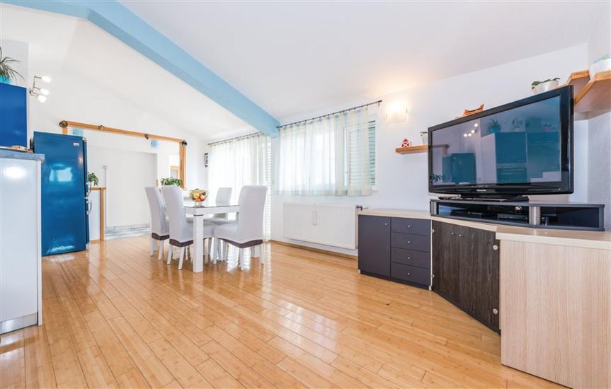 House K1, for 8 persons