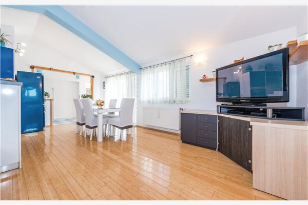 House K1, for 8 persons