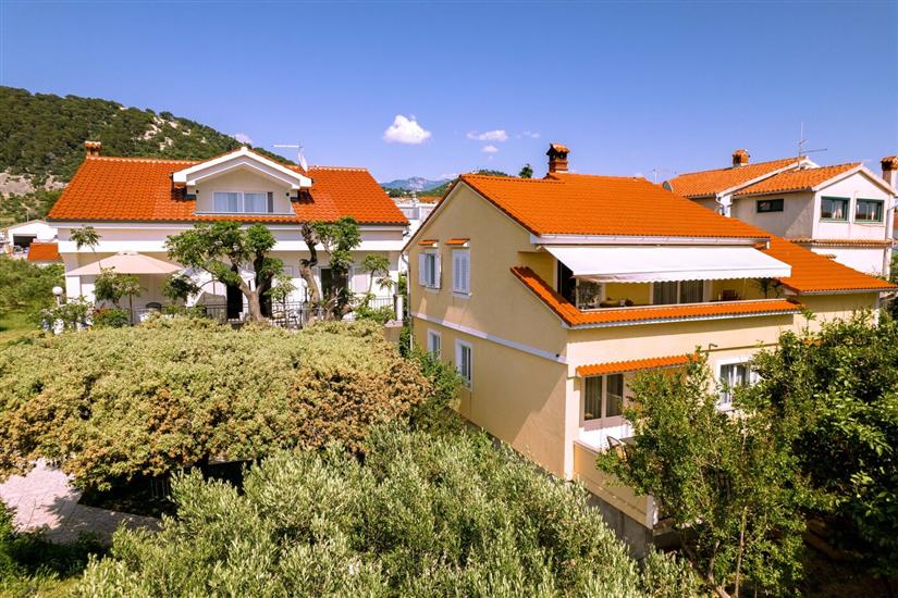 Apartments Mladenka 2