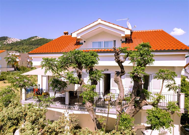 Apartments Mladenka 2