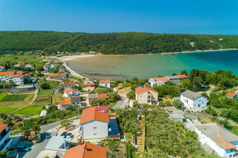 Apartment Near the sea