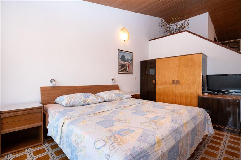 Apartment A2, for 5 persons