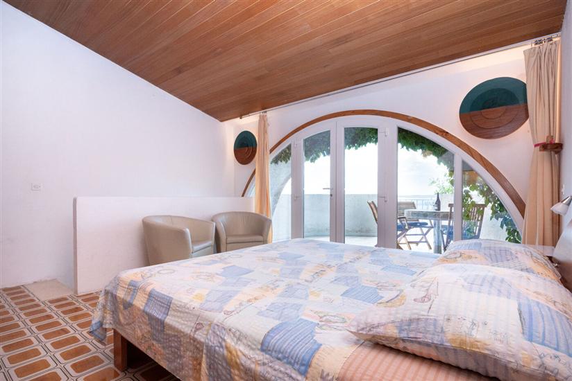 Apartment A2, for 5 persons