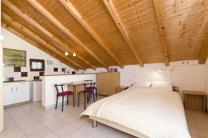 Apartment A5, for 3 persons