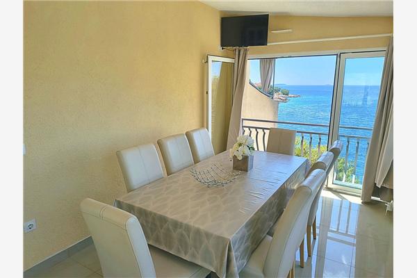 Apartment A3, for 8 persons