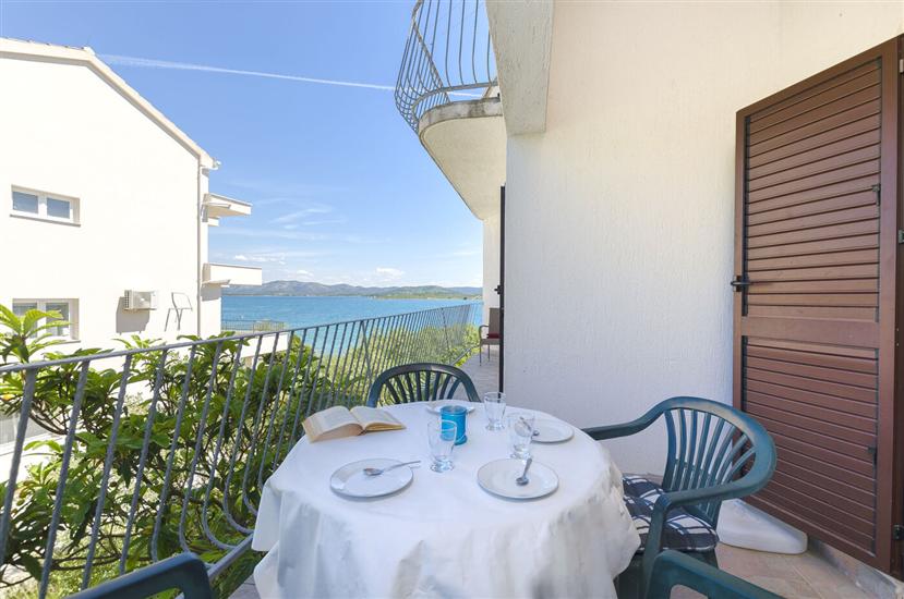 Apartment A4, for 4 persons