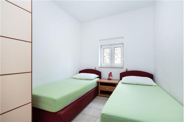 Apartment A4, for 4 persons