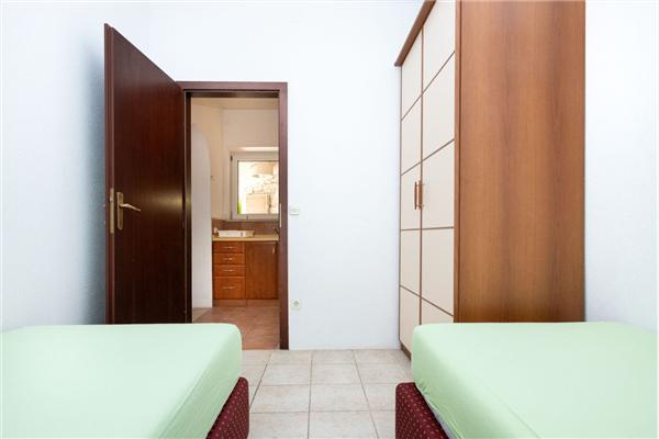 Apartment A4, for 4 persons