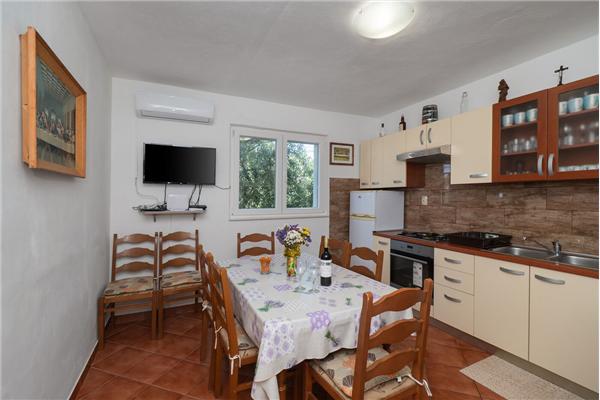 Apartment A1, for 8 persons