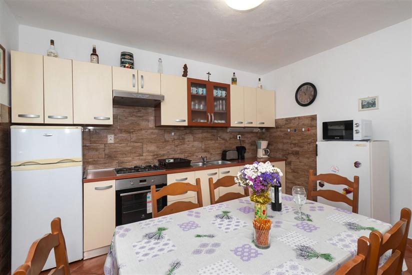 Apartment A1, for 8 persons