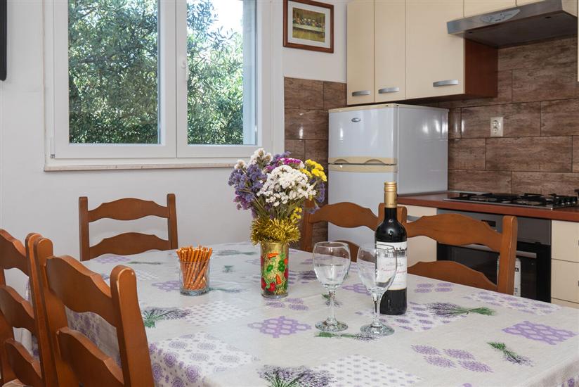 Apartment A1, for 8 persons
