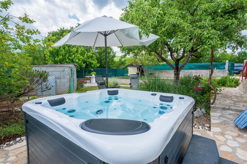 House Tamy - with jacuzzi