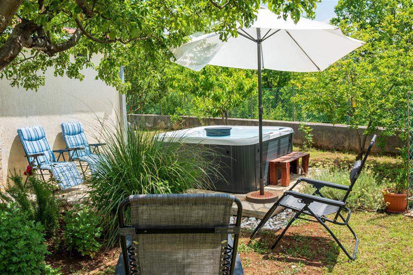 House Tamy - with jacuzzi