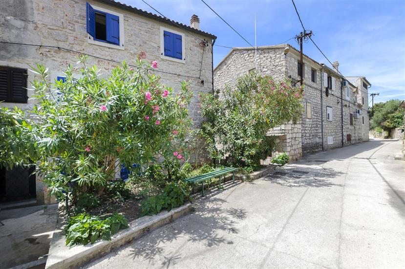 Apartmaj Mirni by the sea