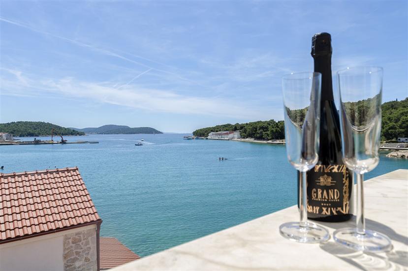 Apartmaj Mirni by the sea