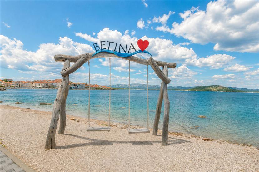 Apartment Denko by the sea