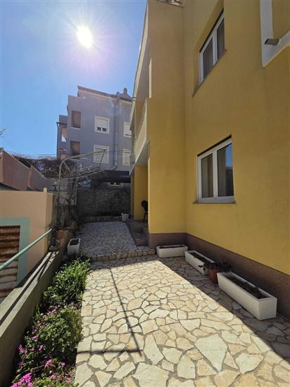Apartments Tomo