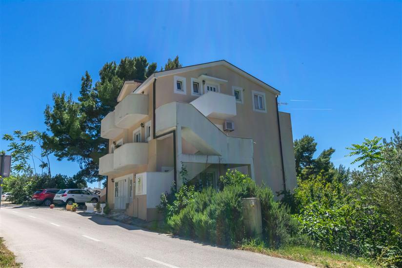 Apartments Zeljana on the beach