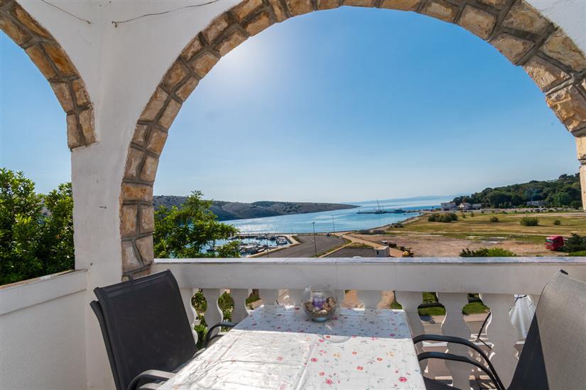 Apartment A3, for 5 persons